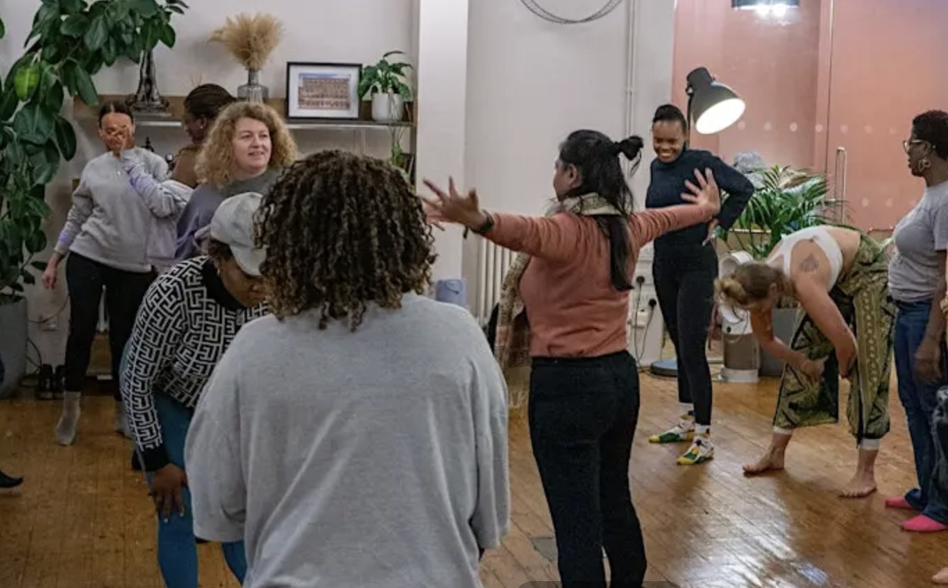 Move To Thrive: Mindful Movement to Release Stress &amp; Cultivate Joy