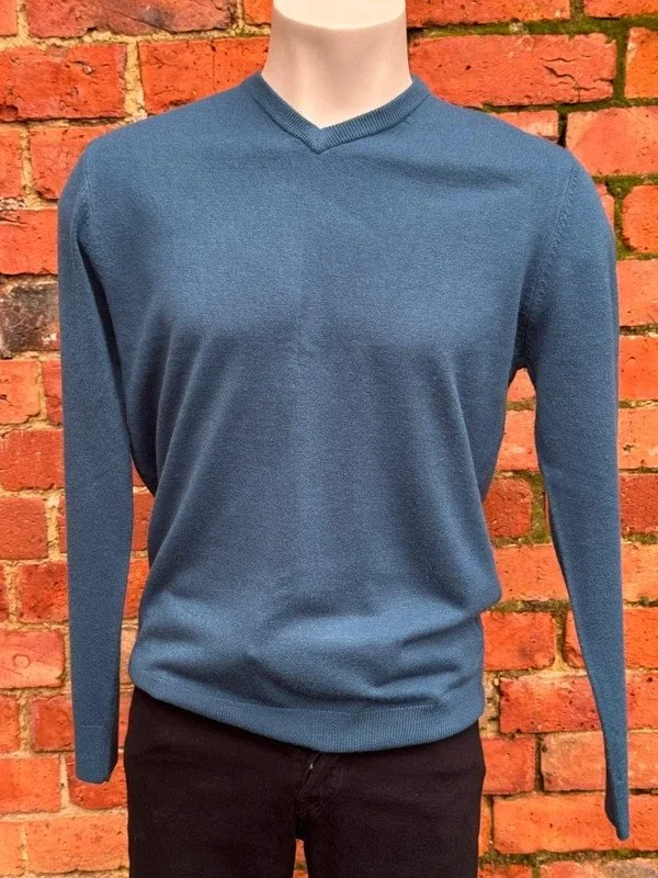I just added a new item to eBay, Debenhams Teal Lightweight Jumper 38" Chest &mdash; Smart Office / Summer Layering! #eBay #eBaySeller

https://ebay.us/m/cALUdS
