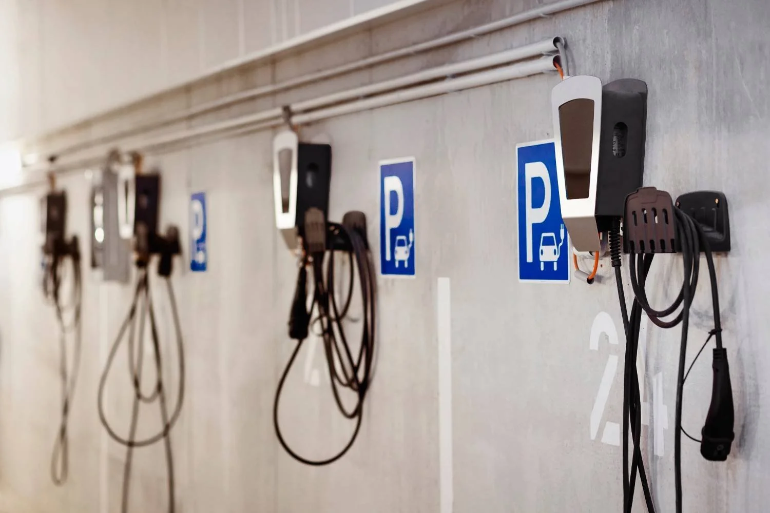 EV Charging Without a Home Charger: How to Save in 2026