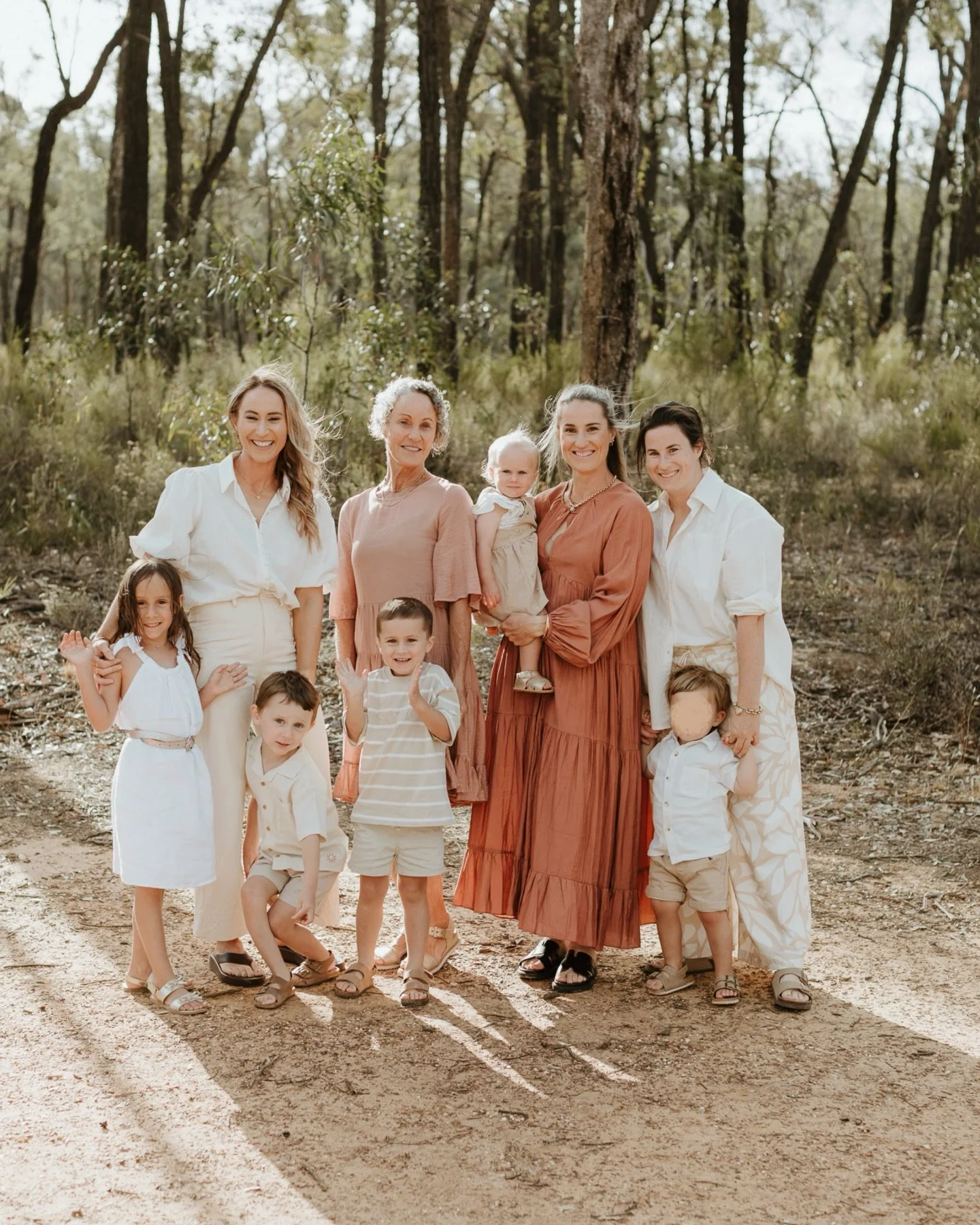 Last year I decided to try more family sessions, so here&rsquo;s some extended family fun ☀️