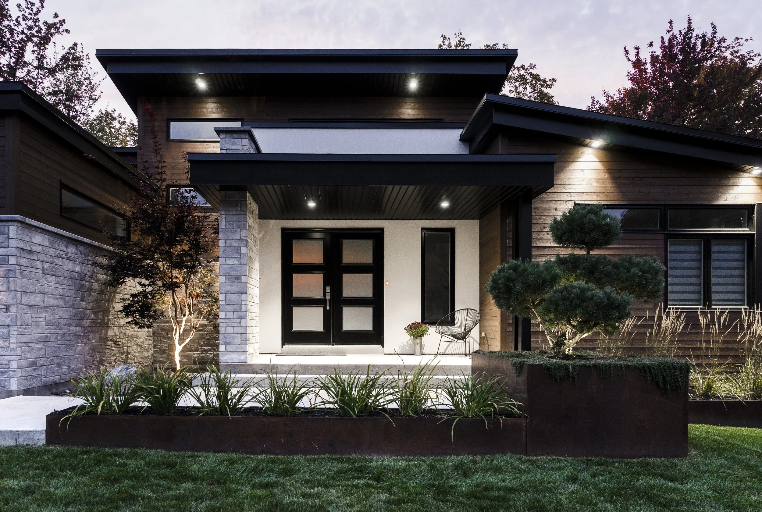 Aménagement complet d'une maison moderne en ville