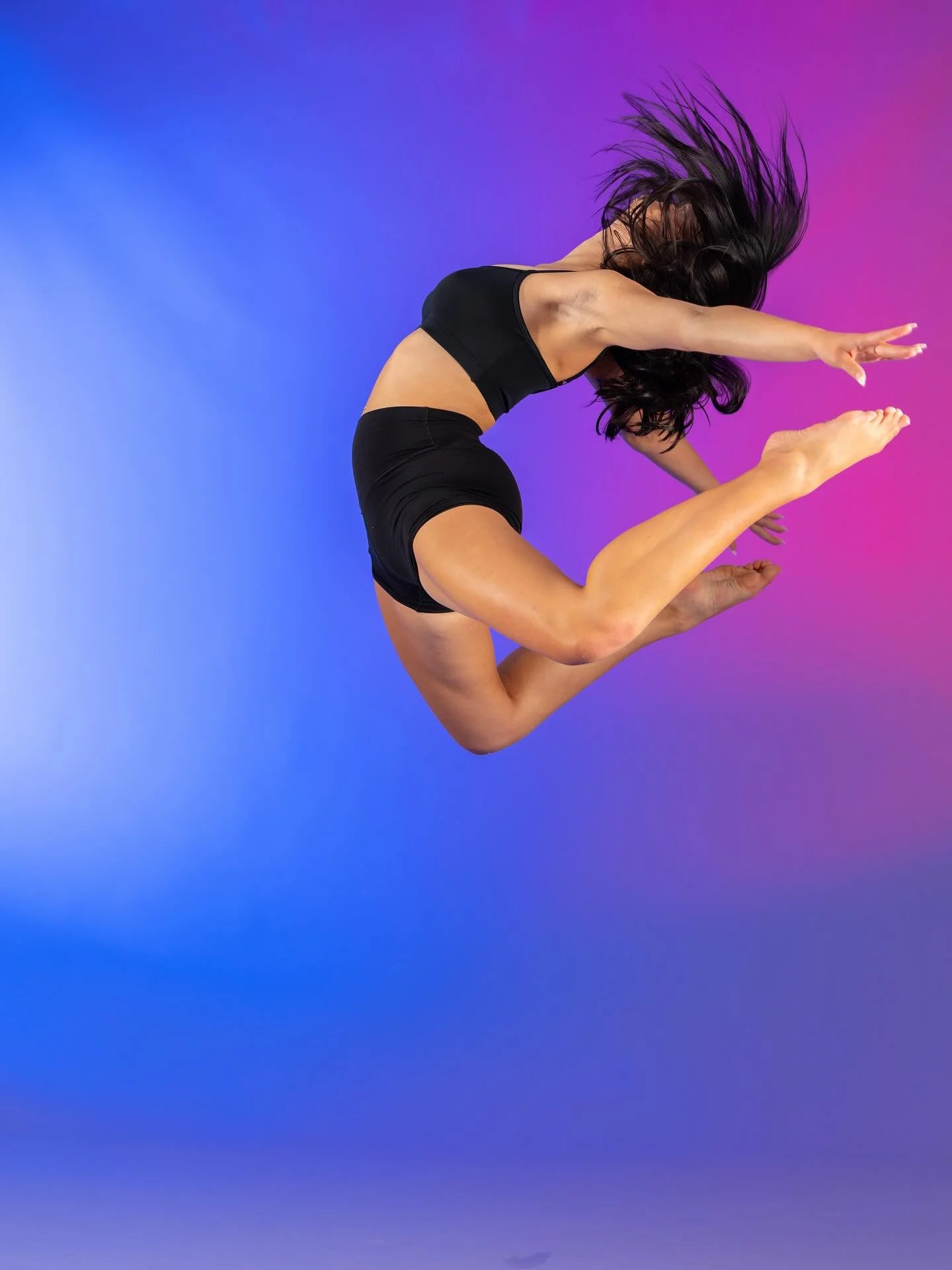 Some photos from our Color Photo shoot with @artofdance.photo. 🩷🖤🩷🖤