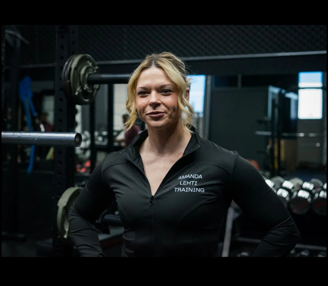Amanda Lehti specializes in strength, lifestyle, and body composition, combining her extensive experience as both a competitive athlete and a dedicated coach.