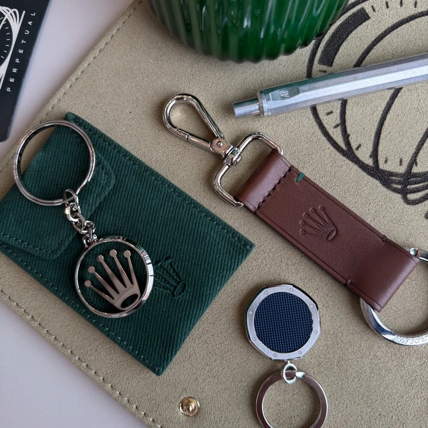 Accessories. 🔥 

#rolex #audemarspiguet #patekphilippe #accessories #merch #vip #luxury #luxurylifestyle #luxurywatches #watchdealer
