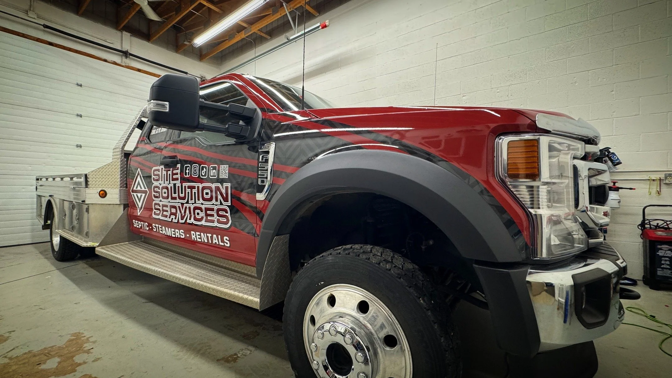 🚛 Fresh wrap, ready to roll!

We just finished up our newest septic service truck!

Big, bold, and built to stand out!
📍 Serving your area with reliable, professional solutions

If you see us around, give us a wave 👋
Need service? Reach out anytim