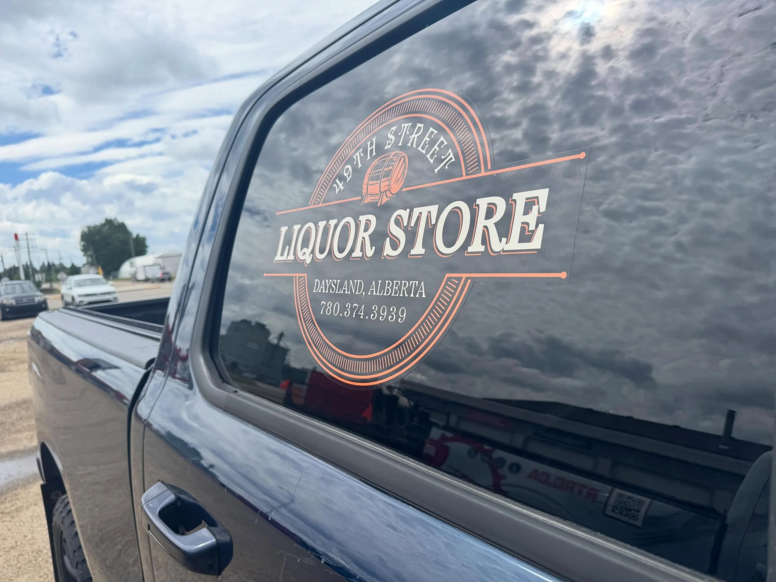 From design to installation, we&rsquo;ve got you covered. Another clean install completed for 49th Street Liquor Store in Daysland. Thanks for your business! 🍻 #decals #VinylDecals #BusinessBranding #SignShop #DayslandAB