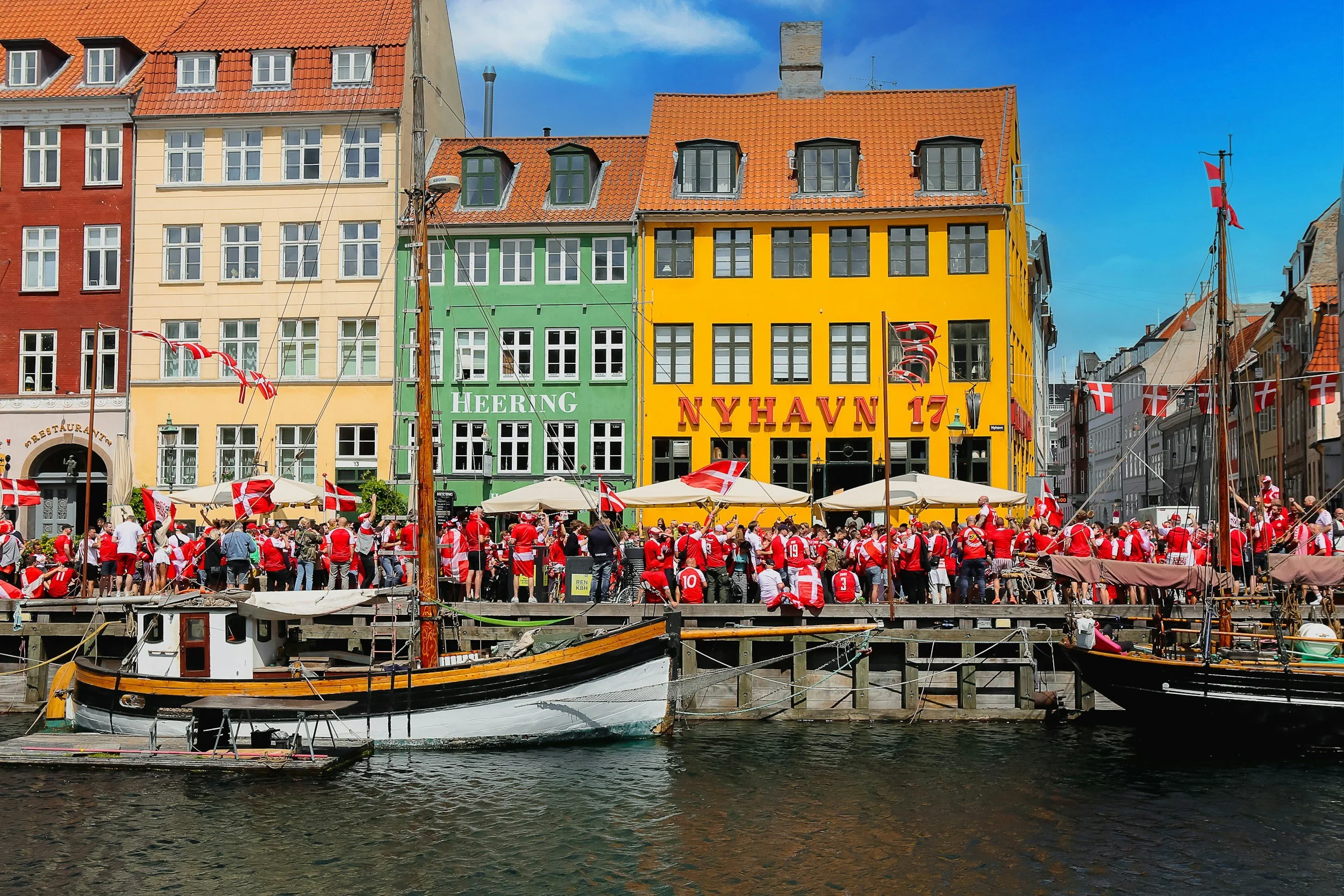 nyhavn canal copenhagen