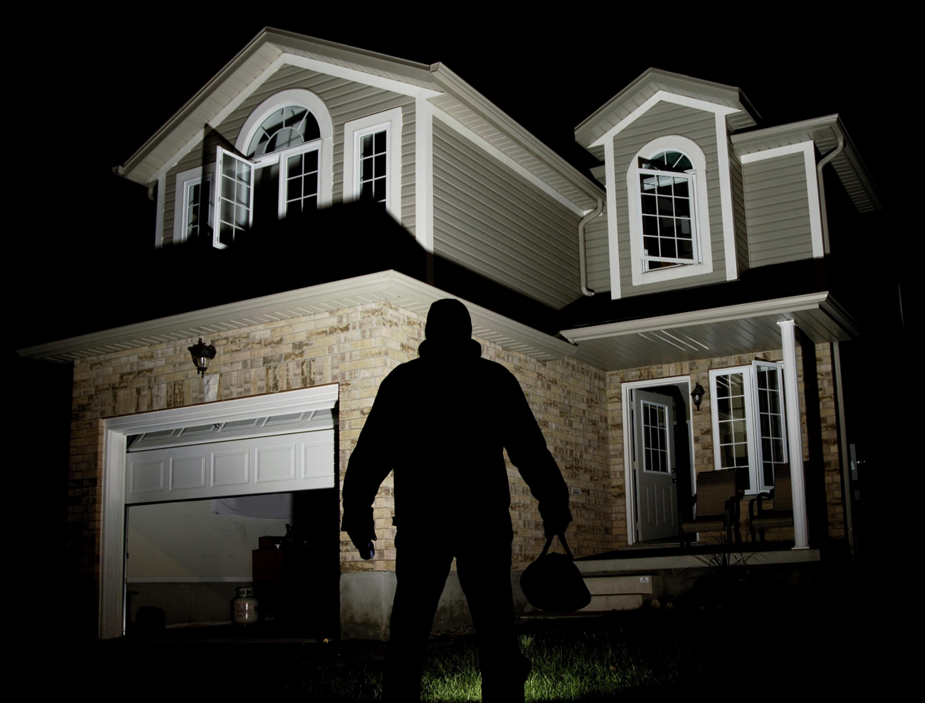 5 Effective Ways Homeowners Can Secure Their Homes: The Advantages of Security Screens and Doors Over Rolling Shutters
