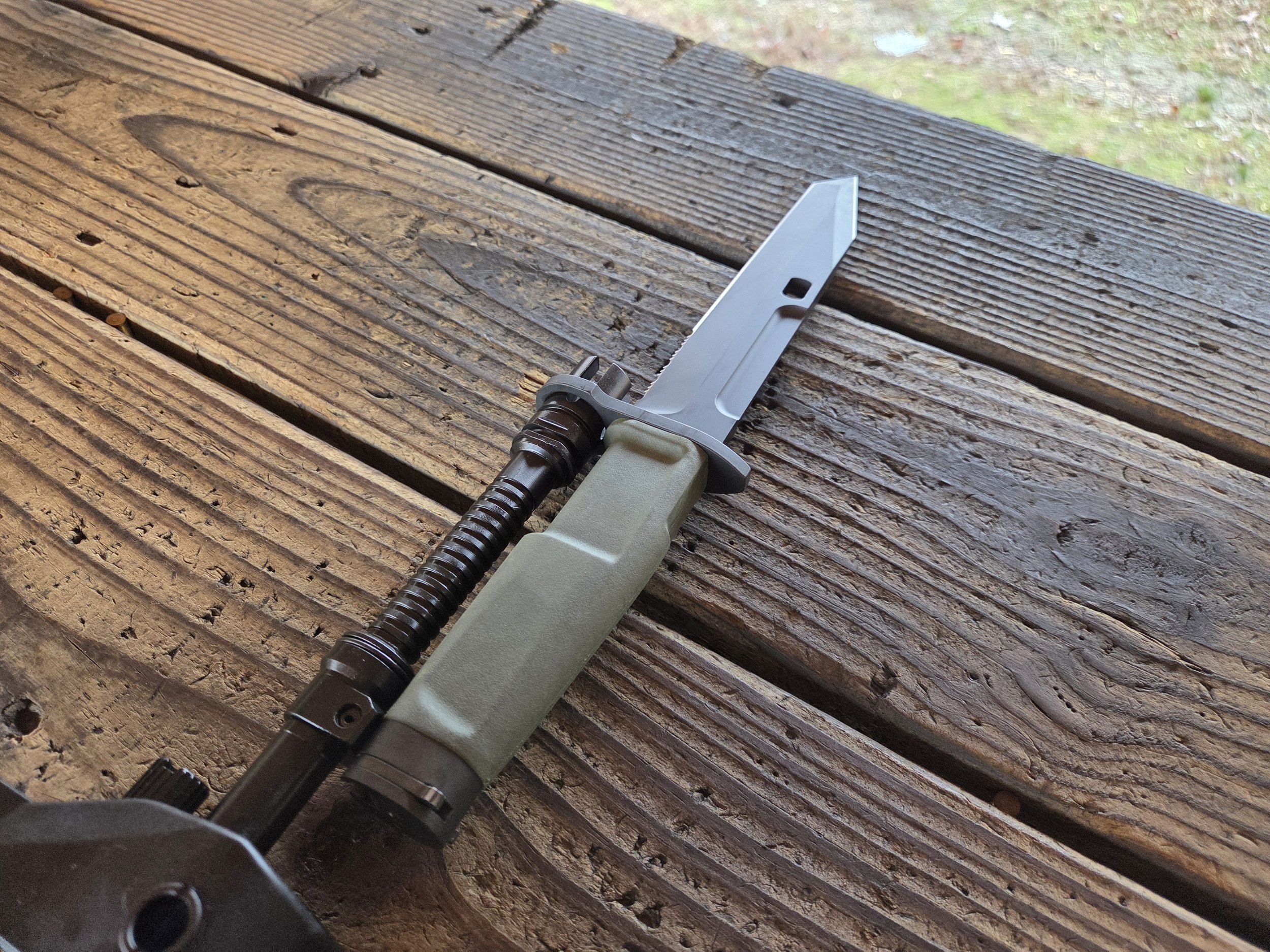 extrema ratio fulcrum bayonet on 20" Springfield Hellion rifle