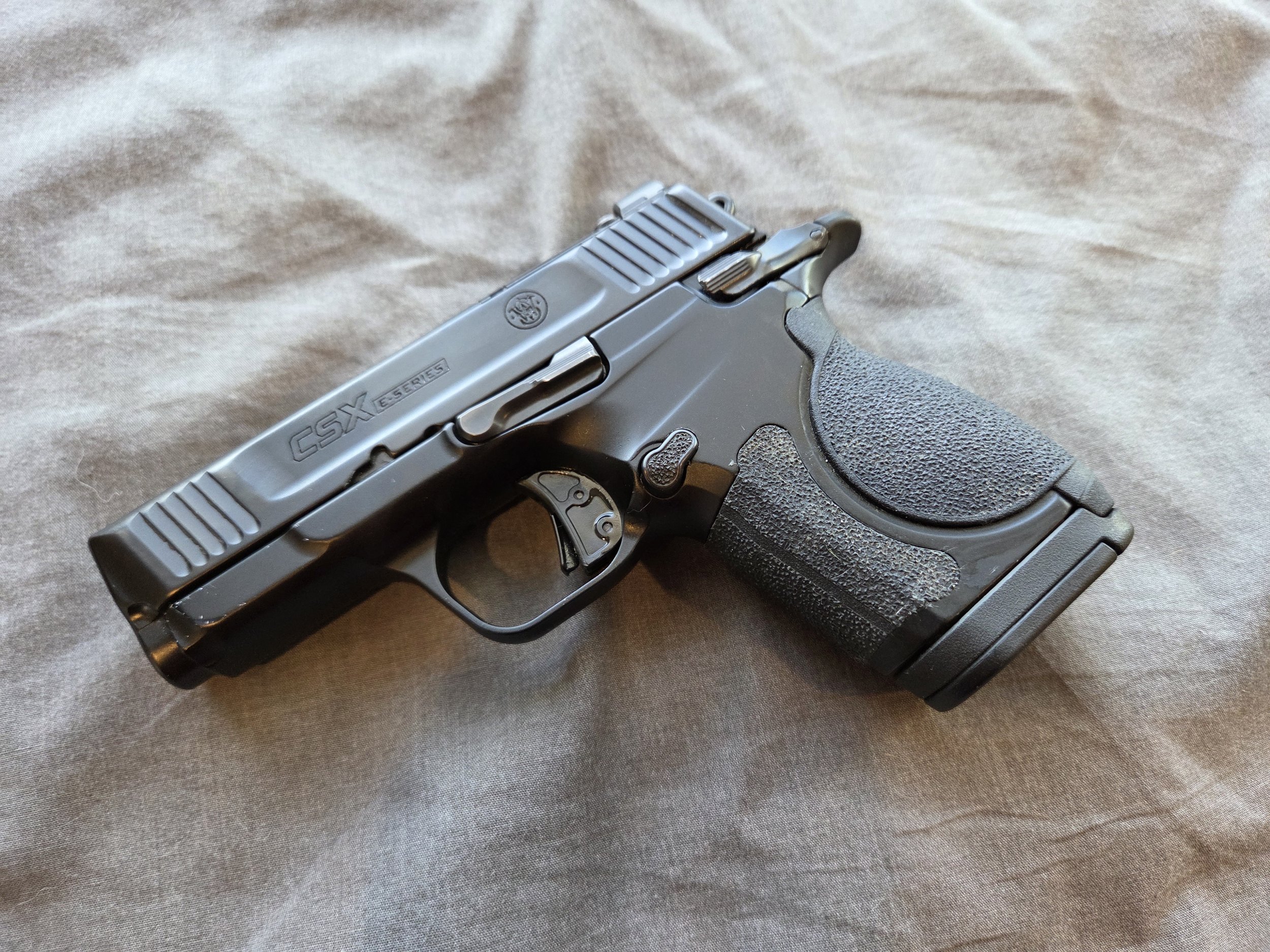 S&amp;W CSX E-SERIES: The ALUMINUM-FRAMED MICRO-9 THAT DEFIES THE POLYMER REVOLUTION