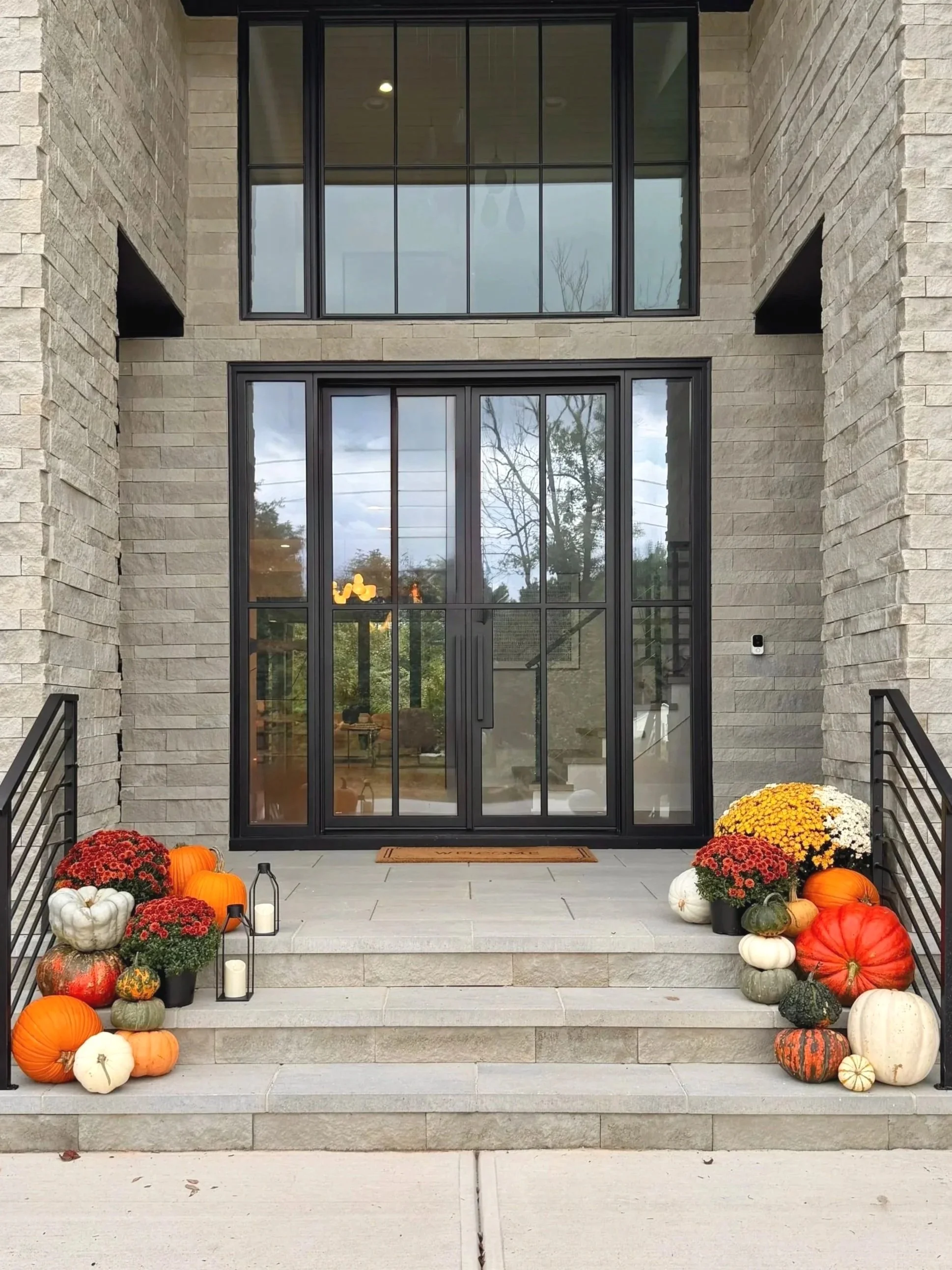 Design, Delivery & Installation of Fall Display 2