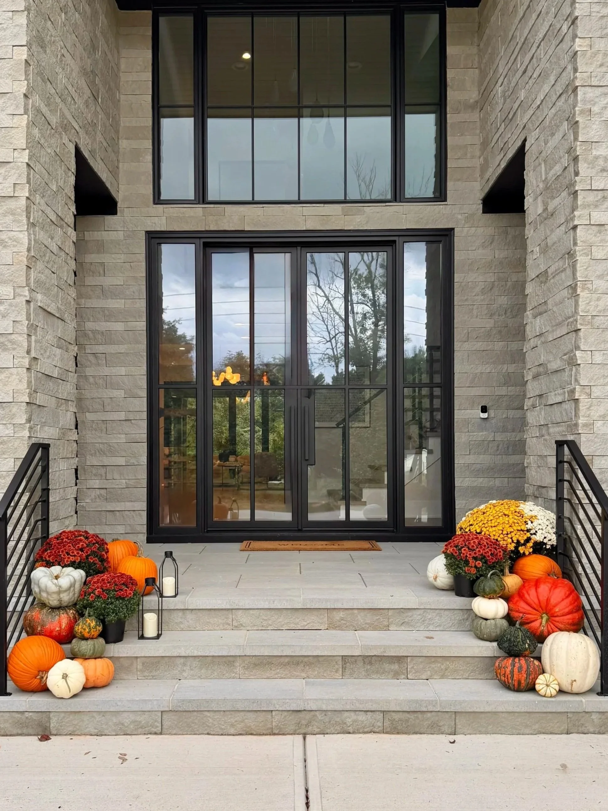Design, Delivery & Installation of Fall Display 2