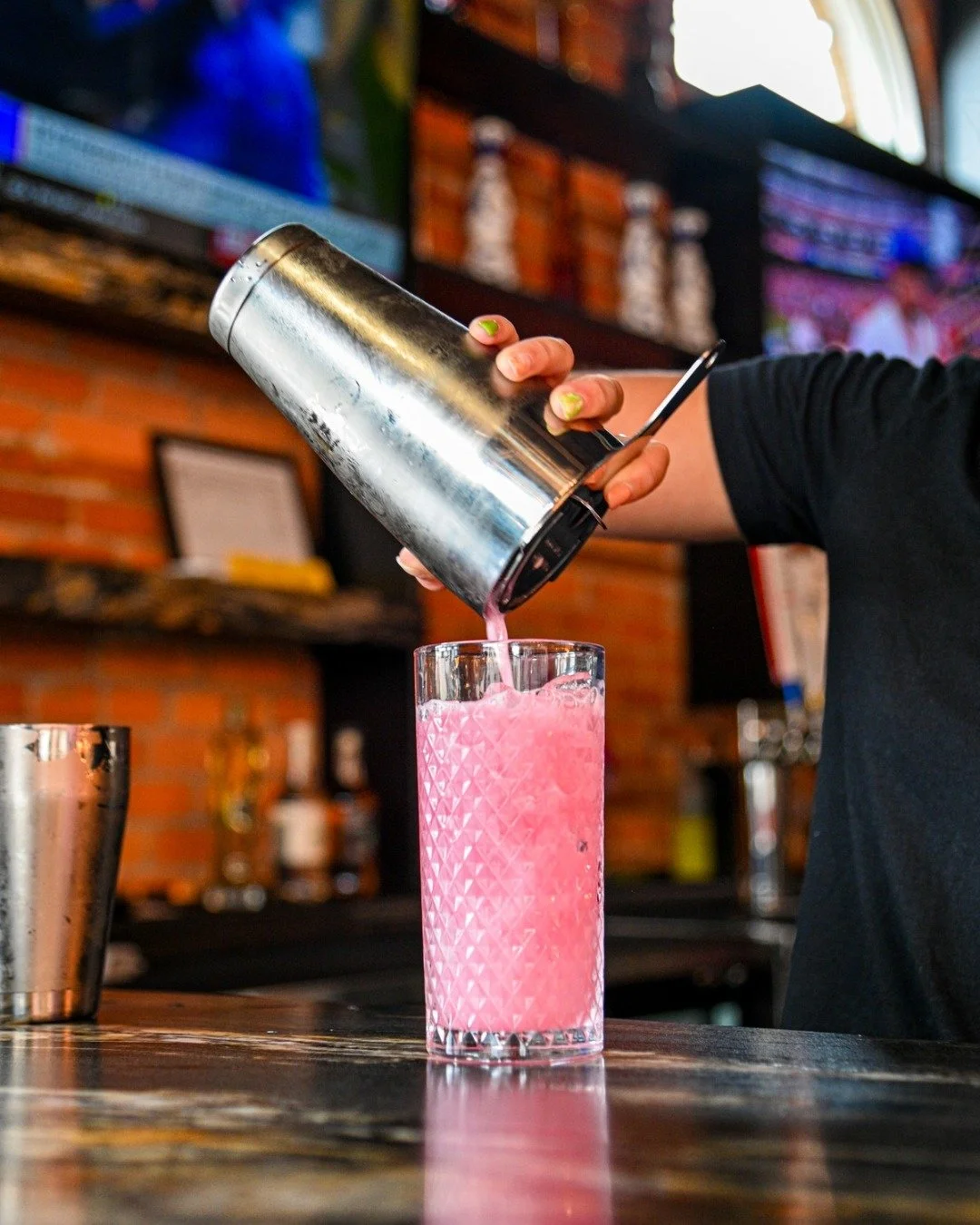 This might be your new favorite drink 👀✨

The Smoke Show, where smoky mezcal meets hibiscus, pineapple, agave, and fresh lemon.🍍🌺

Fresh, smoky, and just the right amount of bold.
One sip and you&rsquo;ll understand the name.🔥

Tag your cocktail 