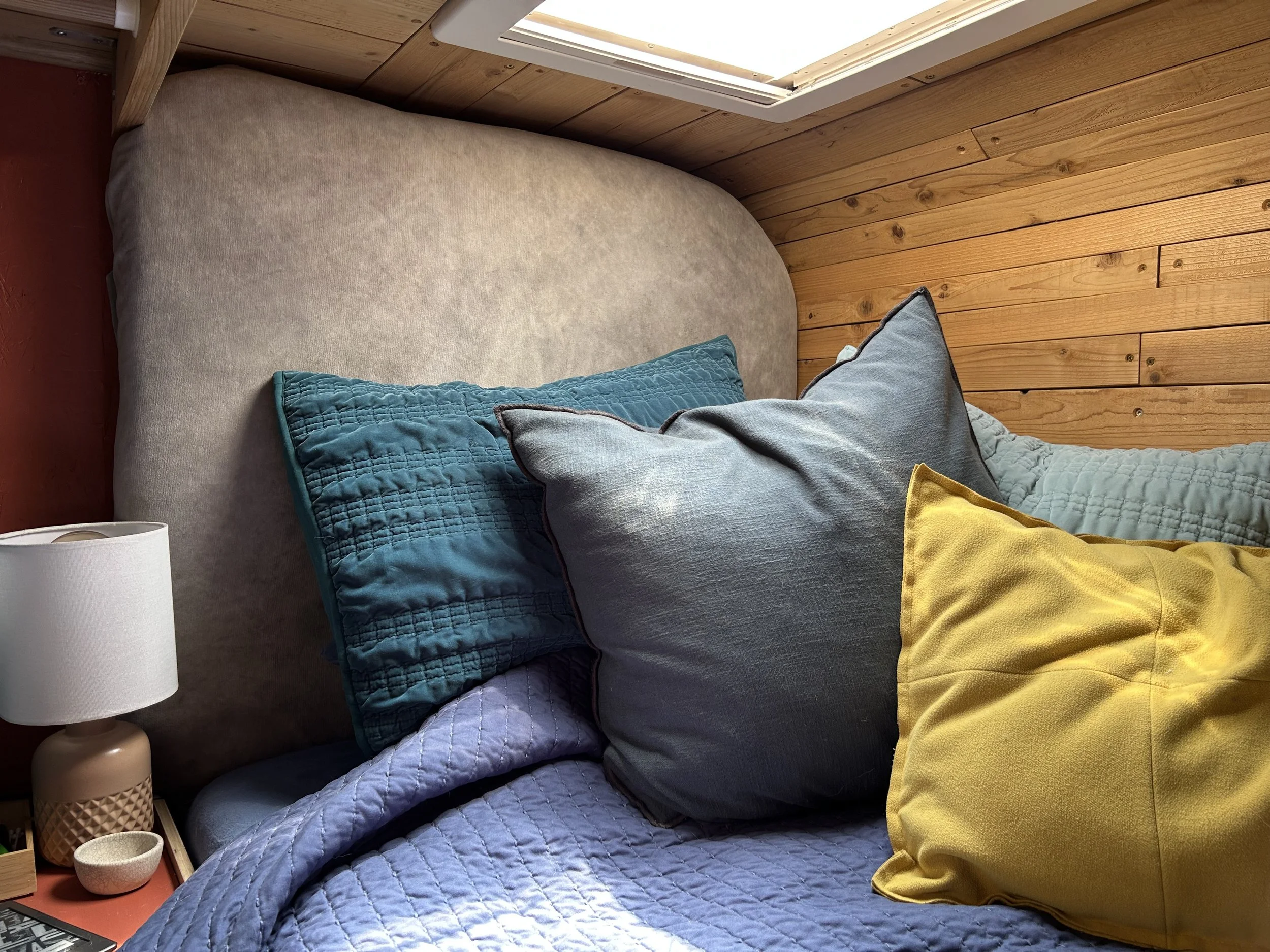 bed2.jpg