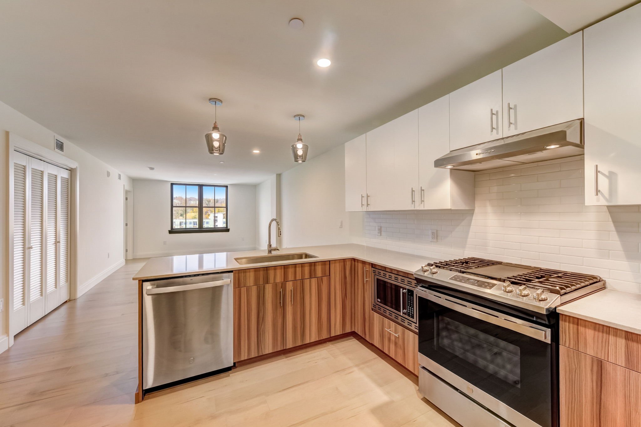 12-web-or-mls-Northampton-St-012.jpg