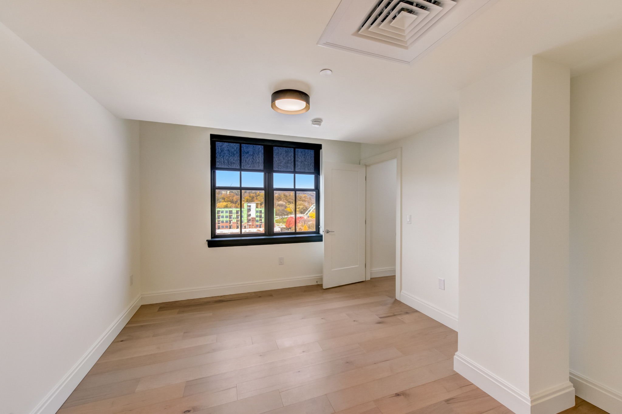 24-web-or-mls-Northampton-St-024.jpg