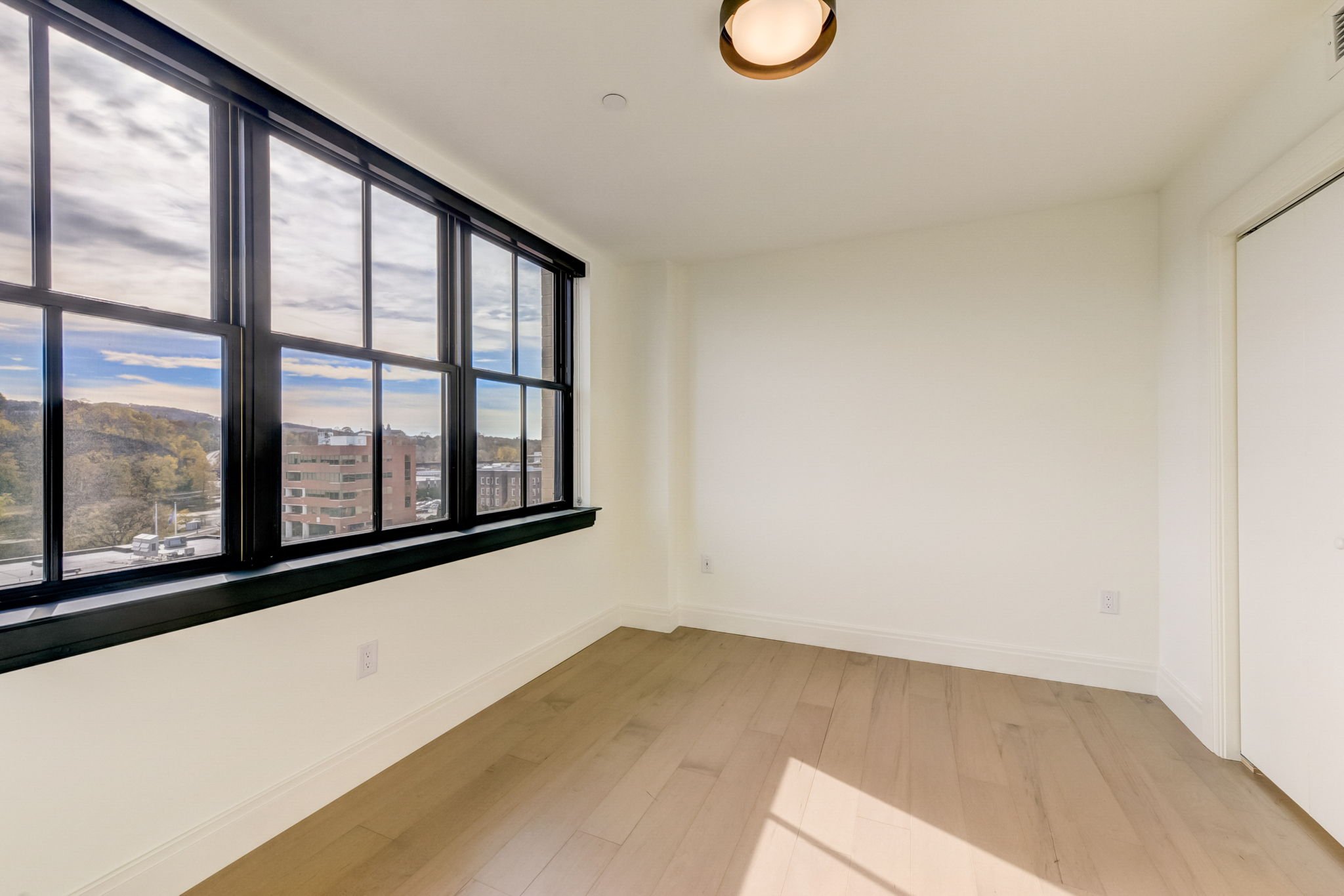21-web-or-mls-Northampton-St-021.jpg