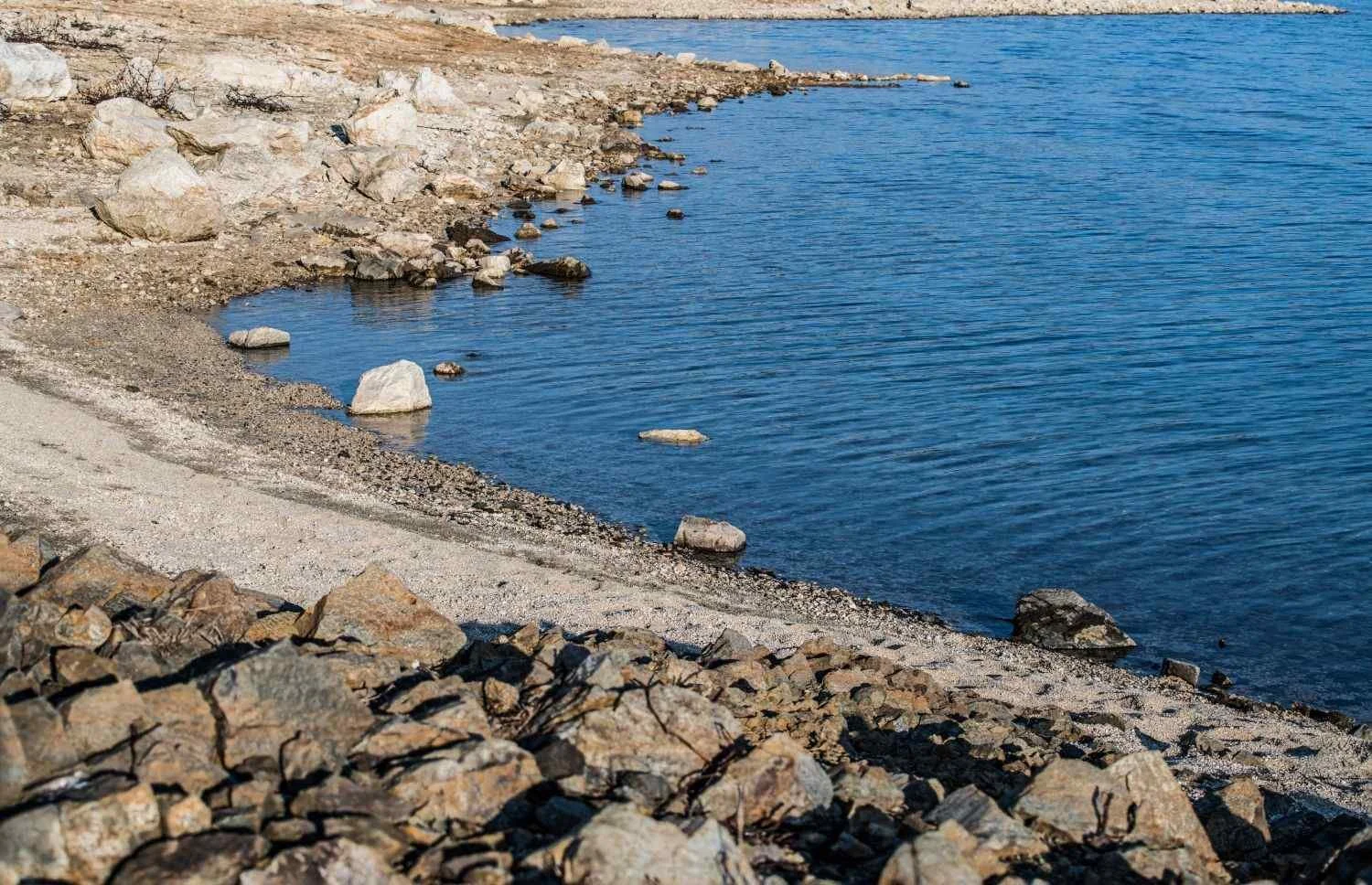 Foreground and distance in focus, this particular photo required only three focus points.