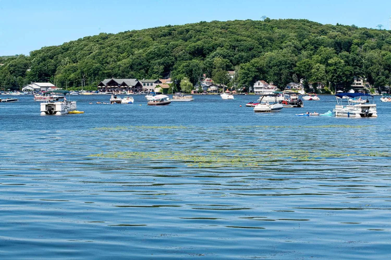 A boat crowd.