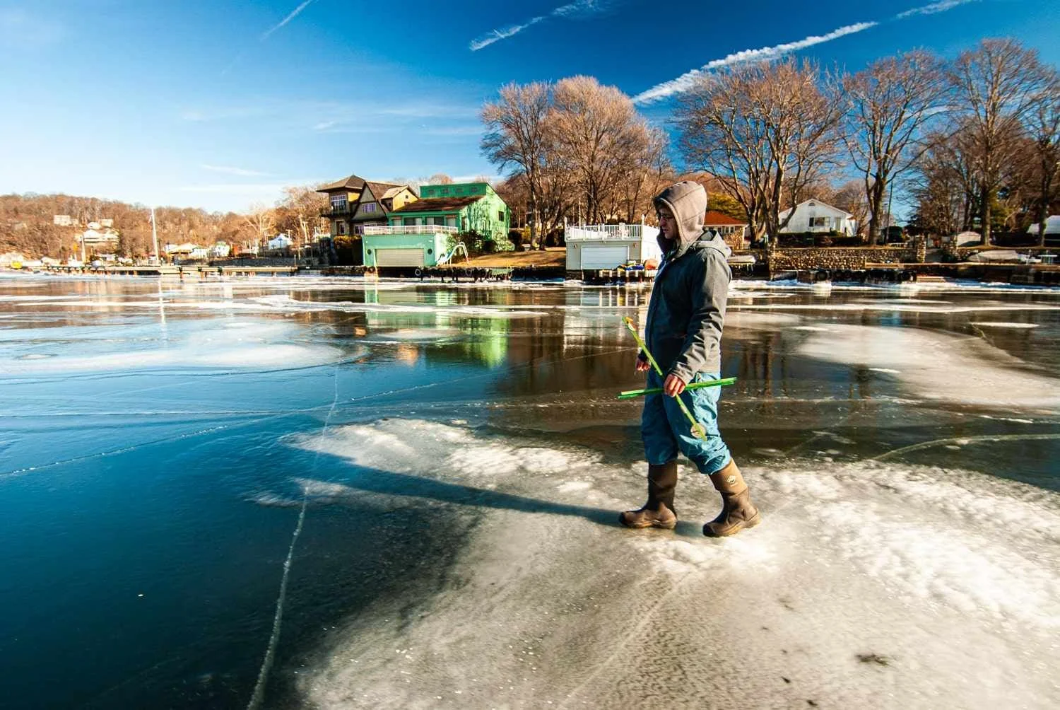 Oliver Round takes a tip up to a hole at the edge between shallows and depths.