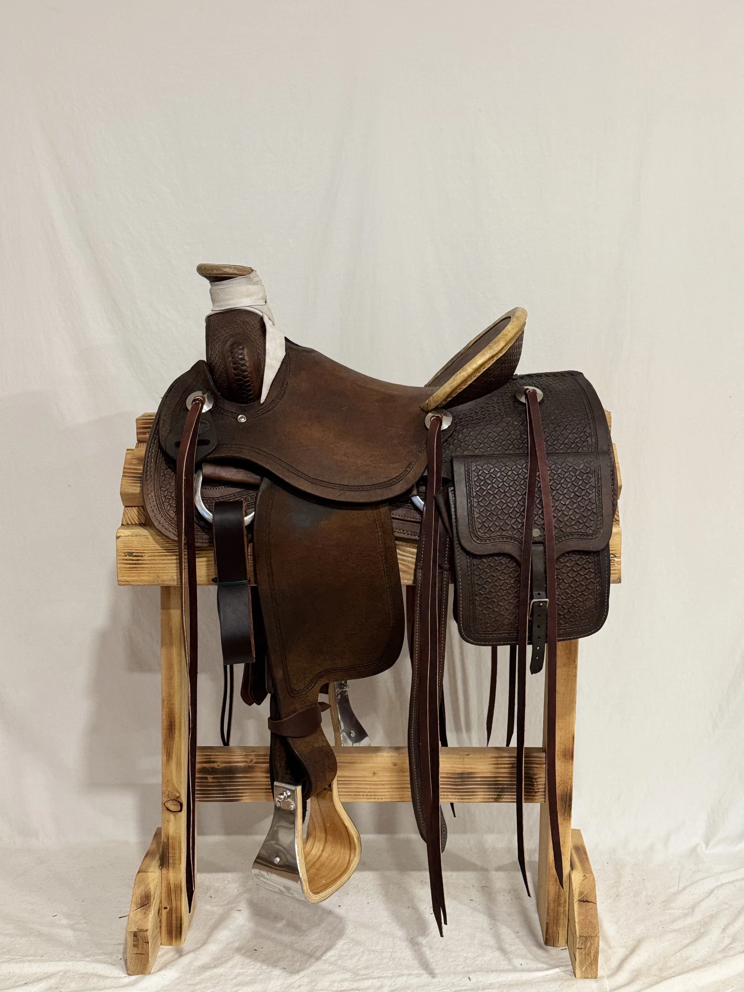 Cowboy Supply Snub Post (USED)