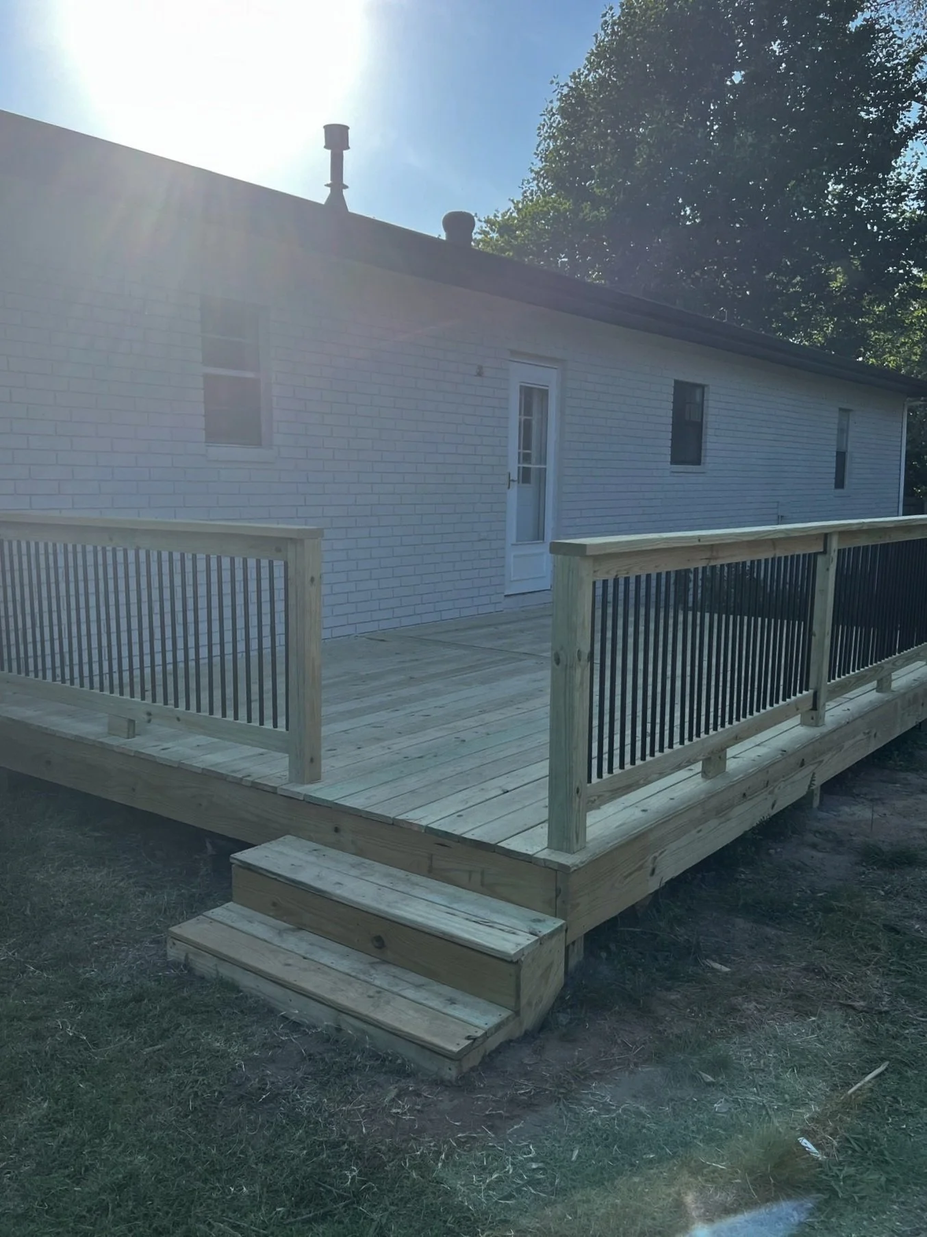 We provide expert deck repair, fence repair, staining, sealing, and replacement services using quality materials for homes throughout SW Missouri, NE Oklahoma, NW Arkansas & Rivervalley