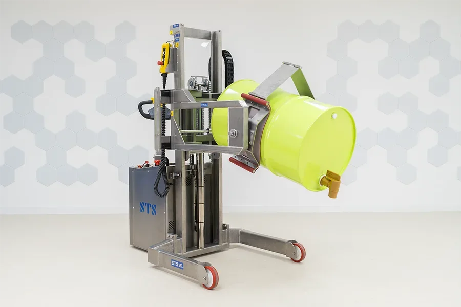 Counterbalance drum lifter placing a drum on a  containment pallet