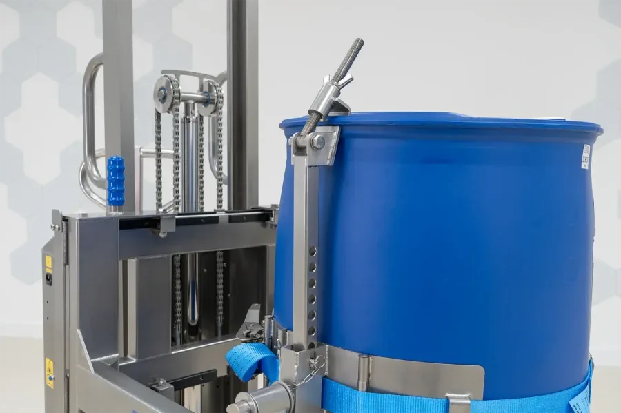 detail image of the adjustable rim clamp mechanism