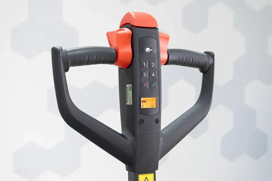 Detail of the controls on the tiller