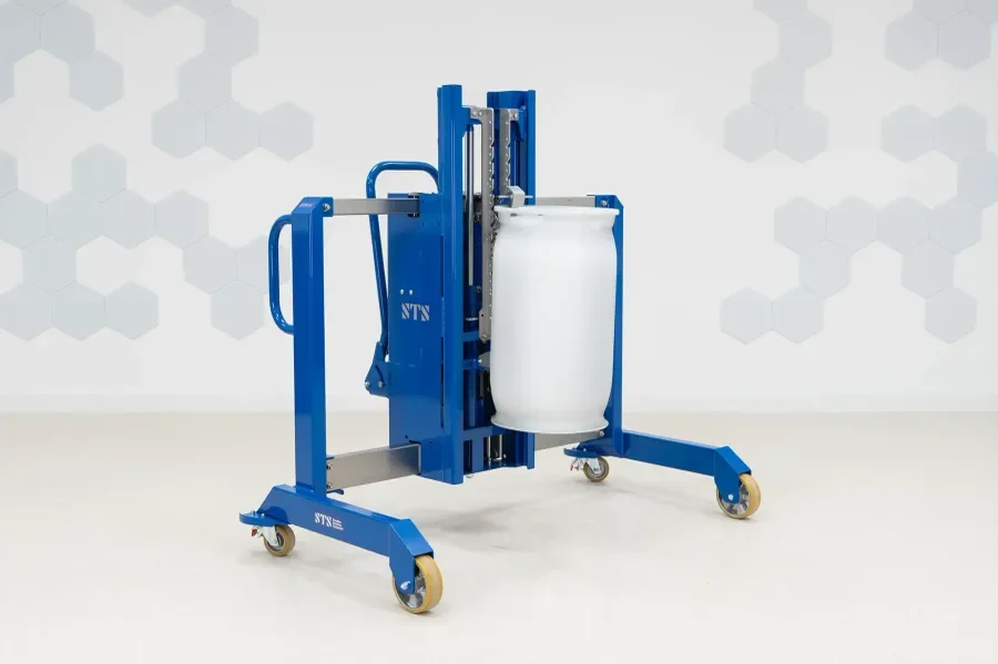 Side shift drum lifter holding a very small 13 gallon drum
