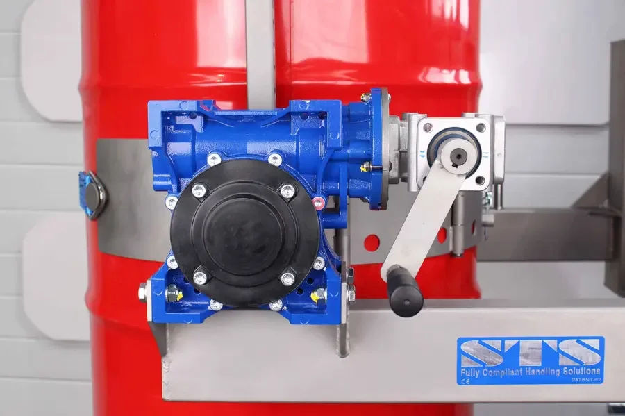 detail of the self locking gearbox assembly