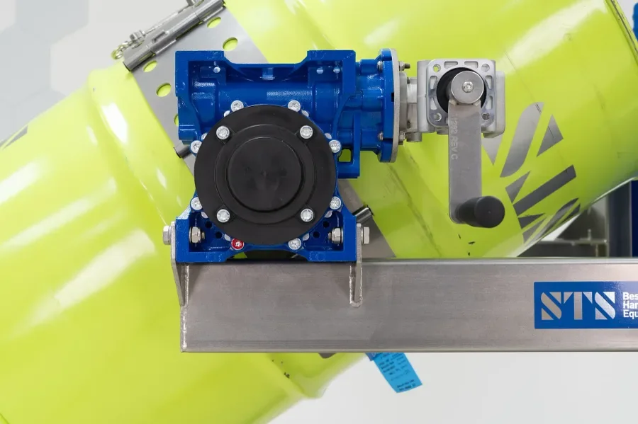detail of the self locking gearbox assembly