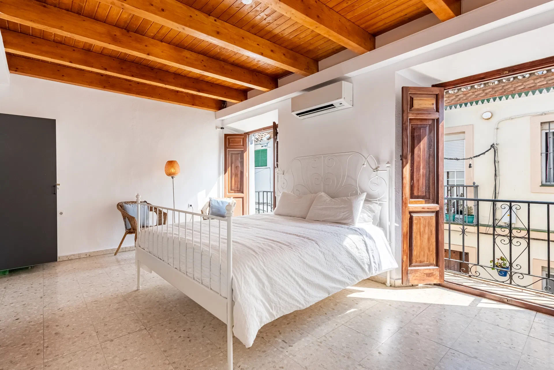 web-calle-azucena-5-townhouse-gokstudio-1.webp