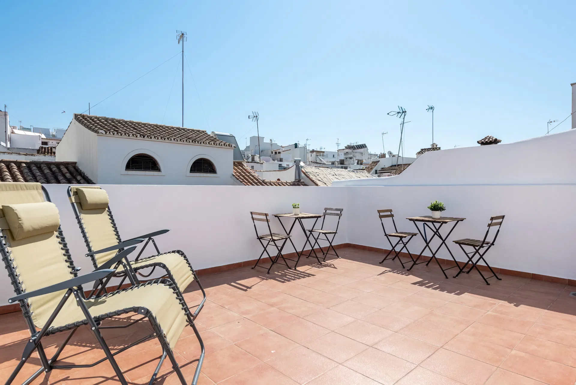 web-calle-azucena-5-townhouse-gokstudio-16.webp