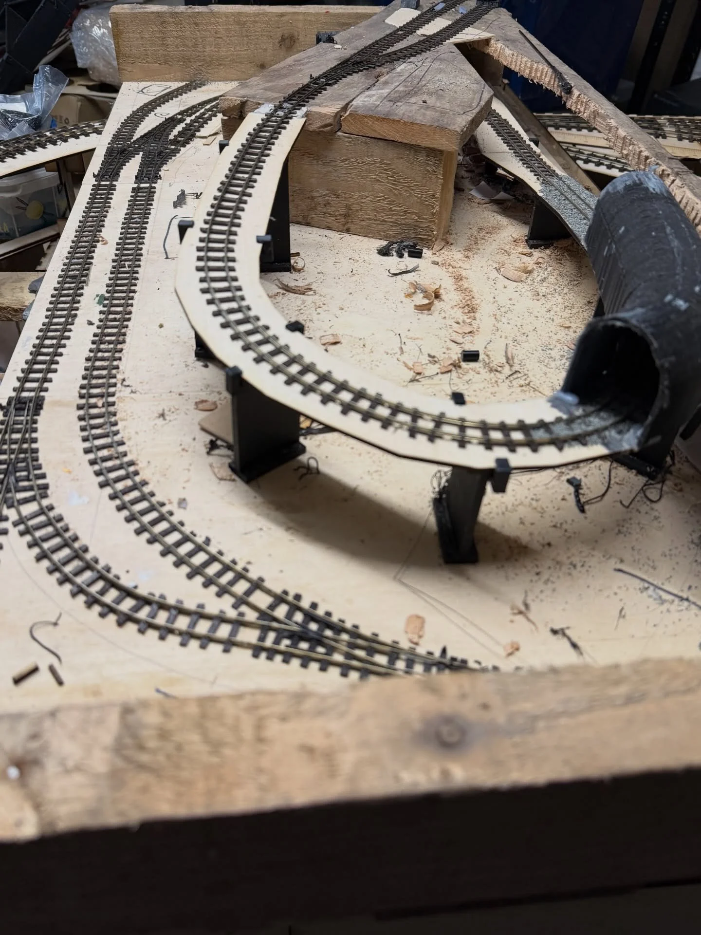 Meanwhile&hellip; I&rsquo;ve cleared my 009 board as I want to fit bus wires to the underside and keep the point wiring nice and neat!