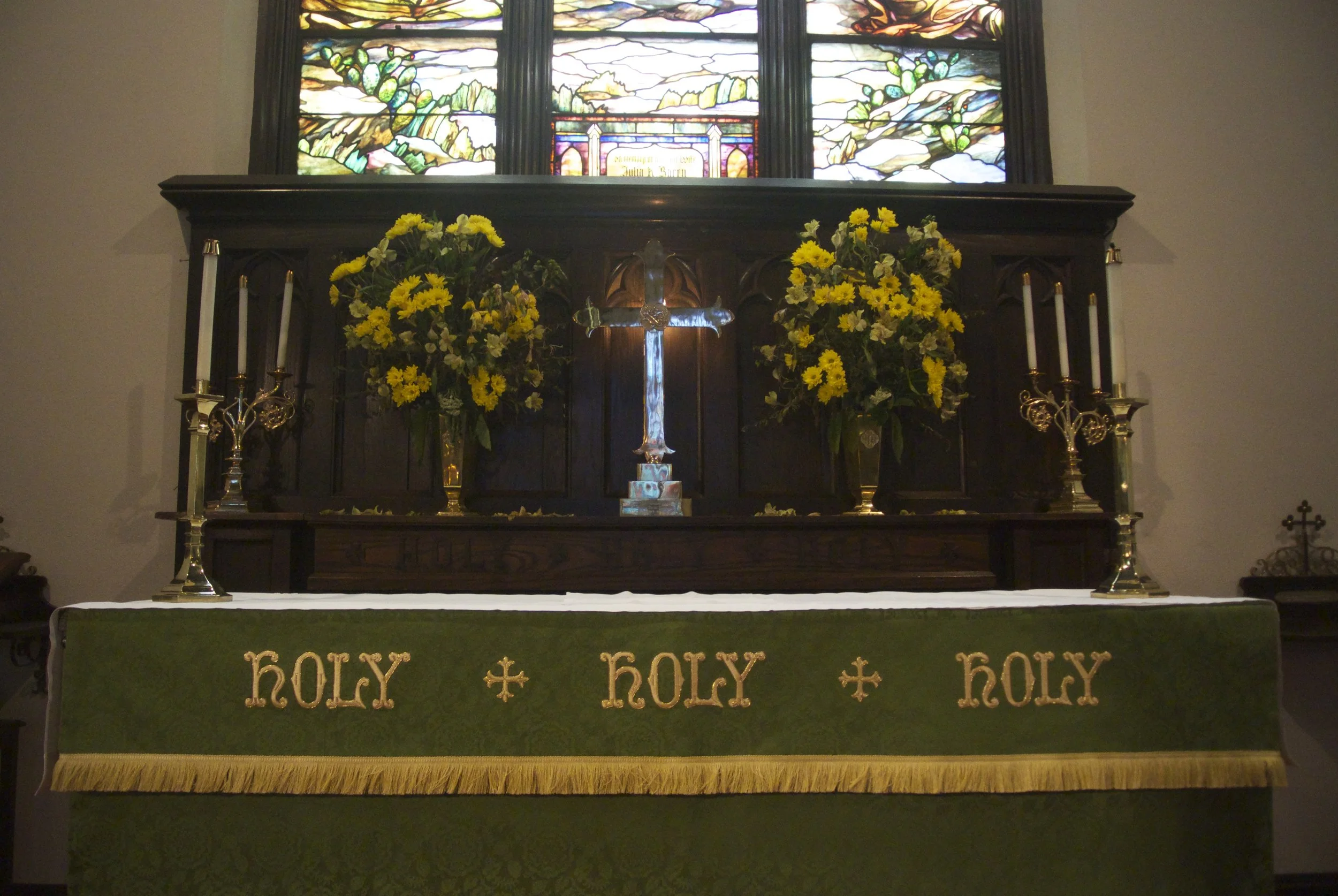 Dedicating altar flowers and sanctuary candles in 2026