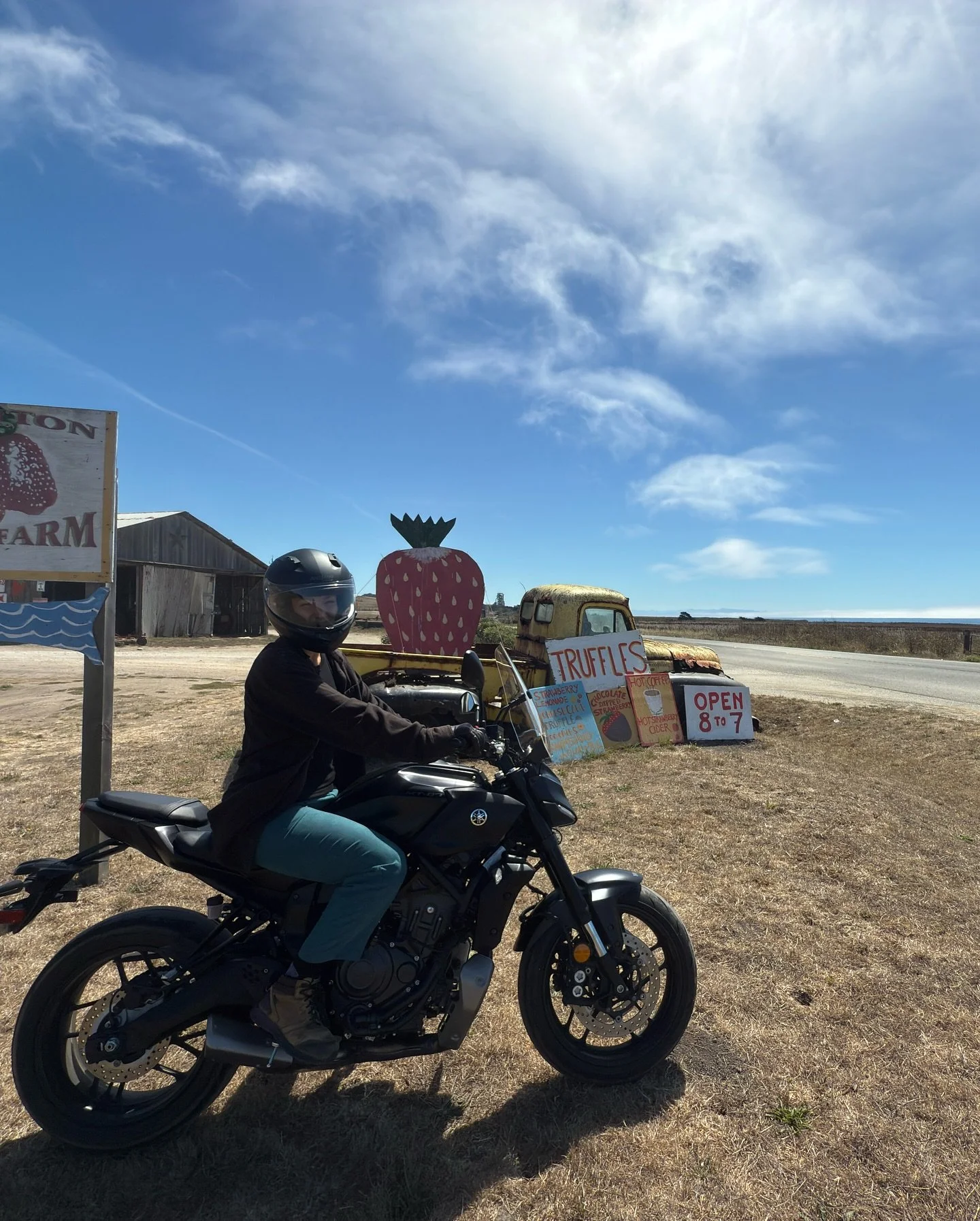 Full moon vibes - new adventures in integration

So much to say so little words to capture the essence of my feelings. I&rsquo;m constantly stretching myself between grief &amp; gratitude for the beauty/chaos of life. 

Here is a slice of what it&rsq