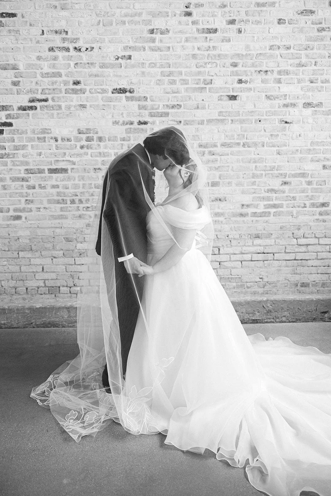 Elevating every detail through the timeless beauty of black and white 🤍🖤

__

Photo: @jonhenesseephoto &amp; @alexrodriquezphoto 
Planning and Design: @redwoodweddingswi
Flowers: @ritual.floral
Makeup: @mslaurynmarie
Hair: @hairbymeghan.mke
Linens: