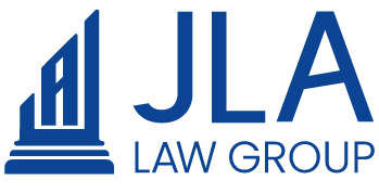 Logotipo de JLA Law Group con un icono de columna en azul oscuro