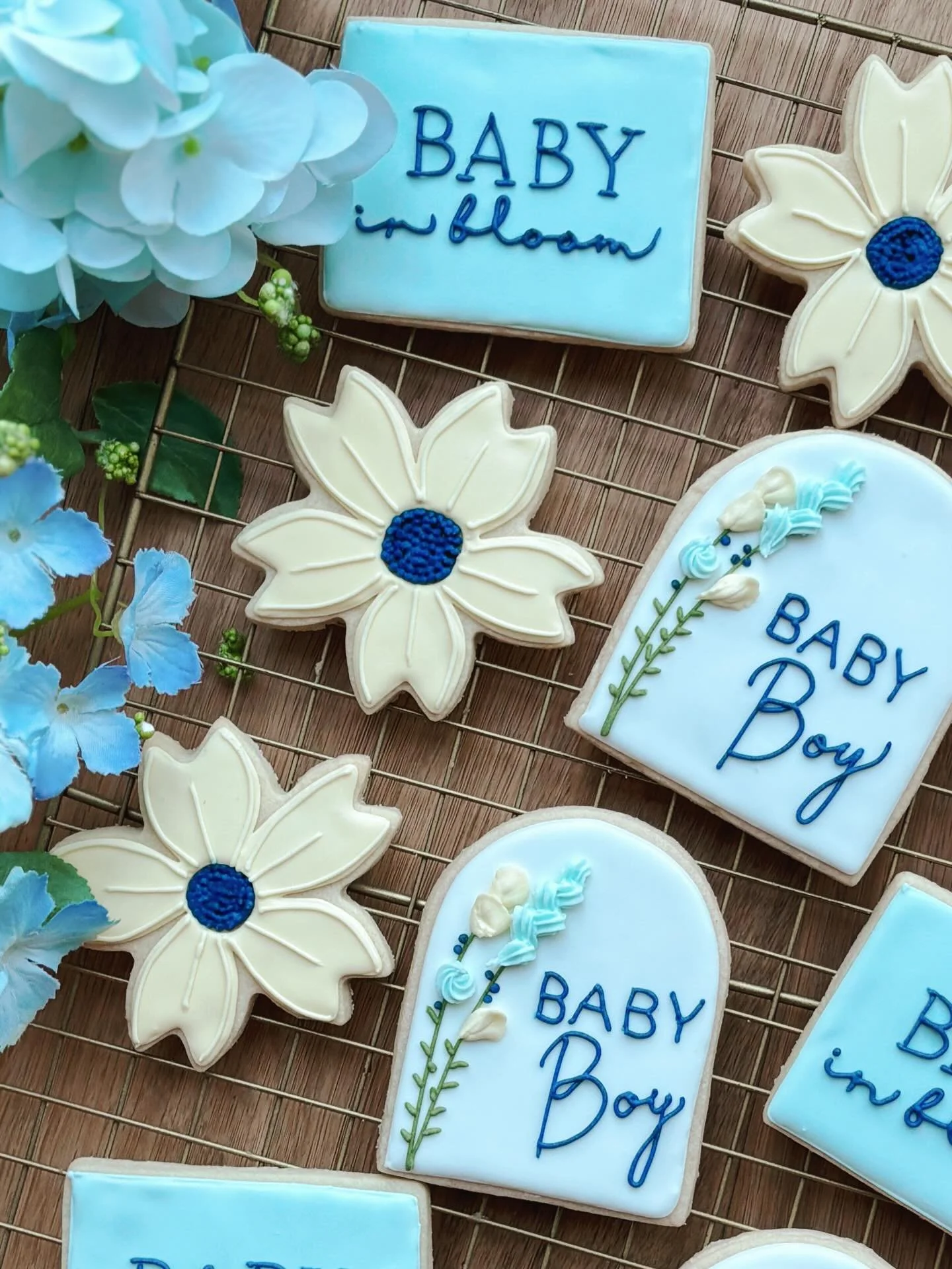 Baby in bloom 💙
.
.
.
#babyinbloom #oakvillecookies #burlingtoncookies