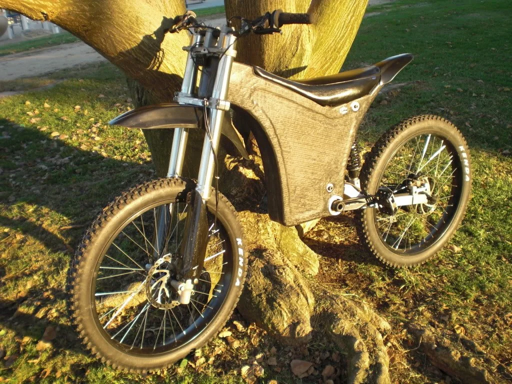 Carbon Fiber Monocoque E-MTB