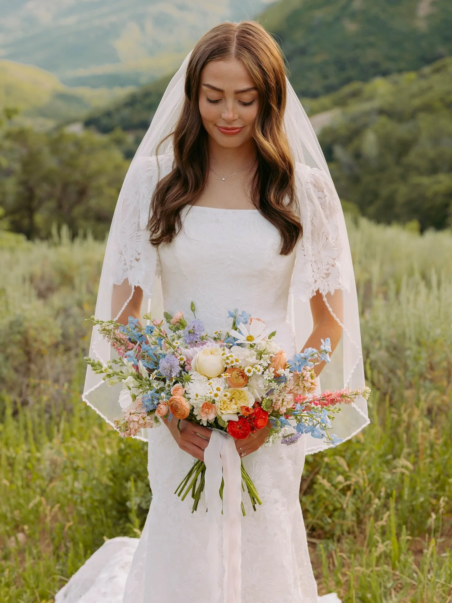 Another beautiful Bridal Image bride!✨

Thank you for letting Bridal Image be part of your love story 💍 

@bayandbrephoto captured Maryn and Cooper&rsquo;s special day and we couldn&rsquo;t help but spread the love! 💗 

Be our next Bridal Image bri