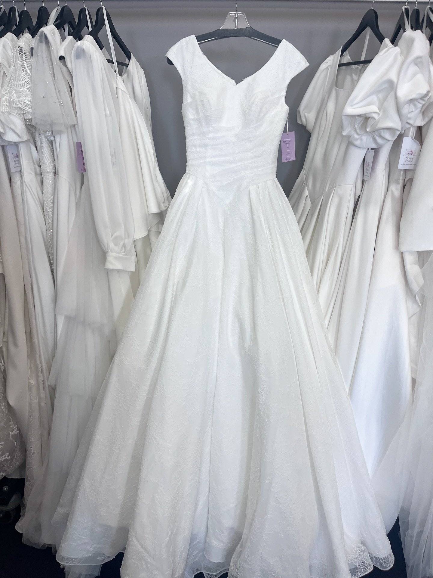 Did someone say ✨NEW ARRIVALS✨?👏🏻
We have SO MANY stunning new gowns for you to try from the 2026 designer dress collections and we are obsessed! 🤩 
We know you will be too&mdash; so book your appointment through the link in our bio or at www.brid