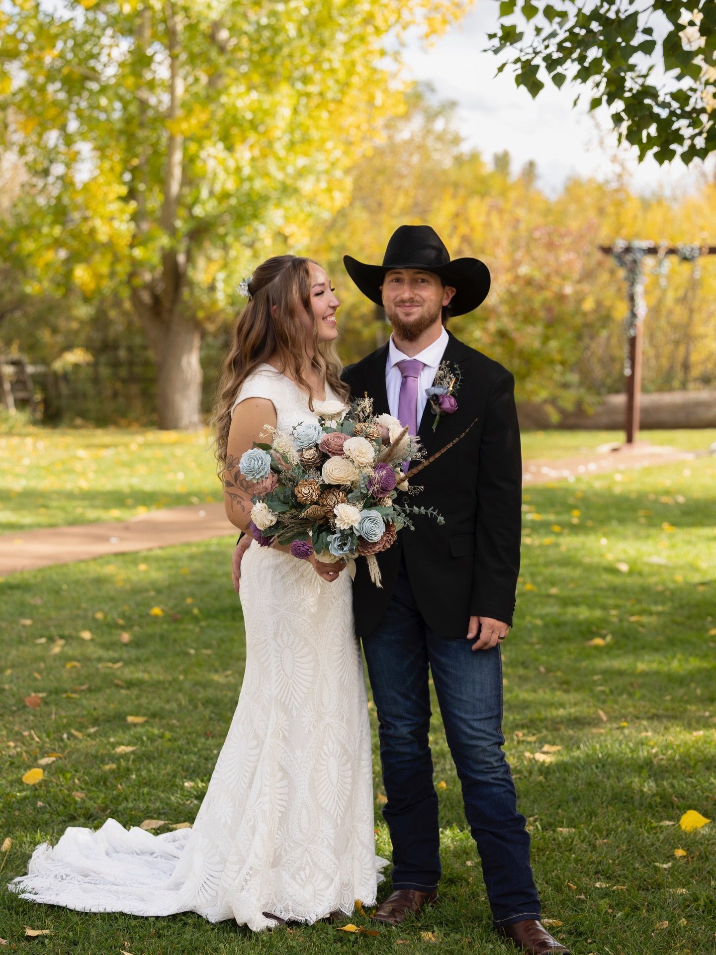It&rsquo;s the month of L&bull;O&bull;V&bull;E so we just HAVE to share photos of love stories we are lucky enough to be a tiny part of! 🤍💓
Bridal Image brides&mdash; please send us your favorites from your big day 🥹✨💓