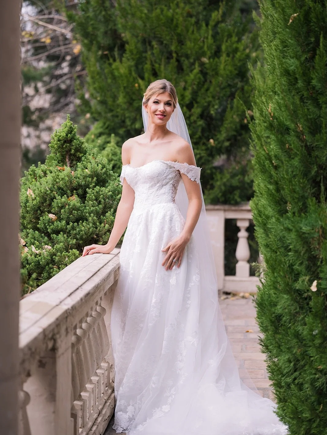 Are you a summer bride torn between romantic and flattering? You don&rsquo;t have to choose 💐

Callaway gives you both&mdash;soft, feminine, and made to feel like&nbsp;*you*

Join us April 17&ndash;25 for our Barbie Anne Designer Event

Take 10% off