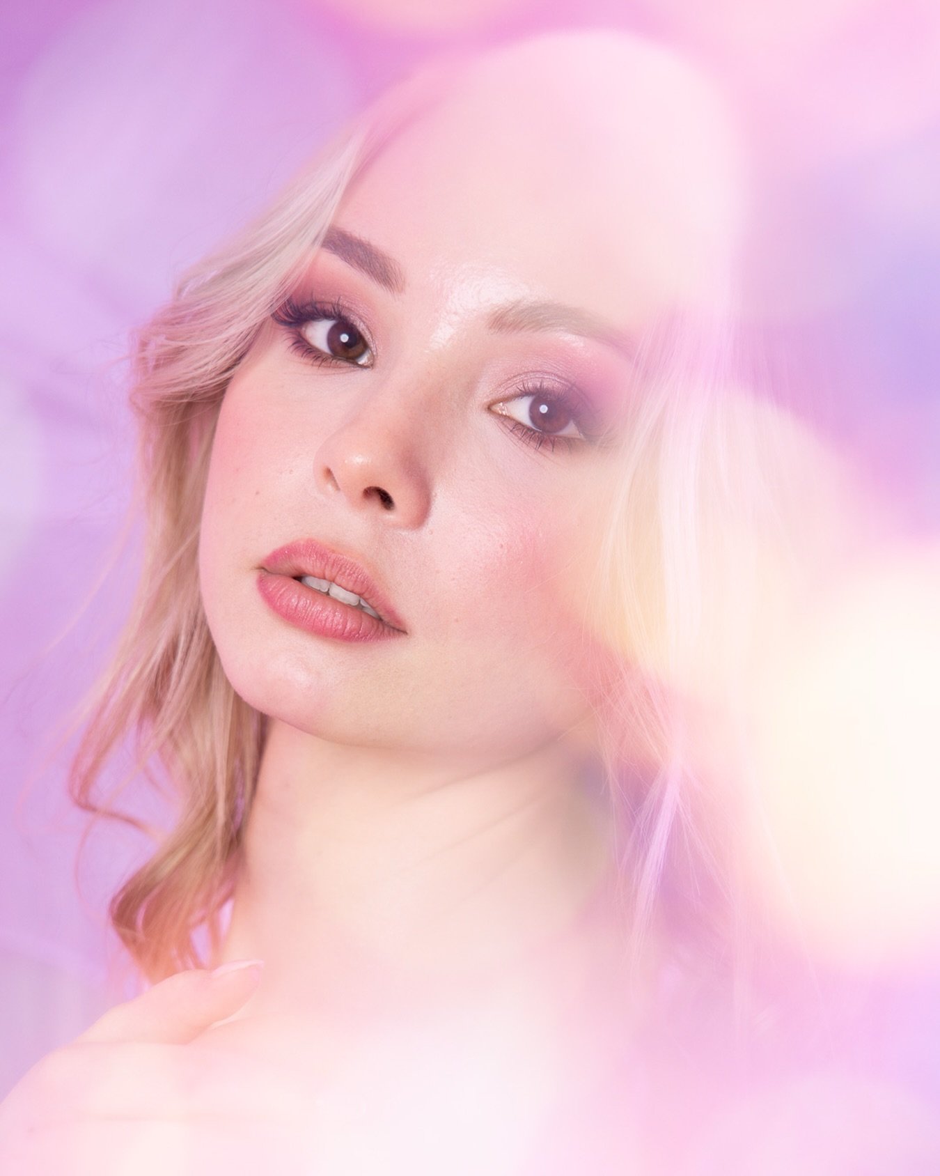 And another with the fabulous @kamilalenajanicka with @studioluminescence and @lisavetamua