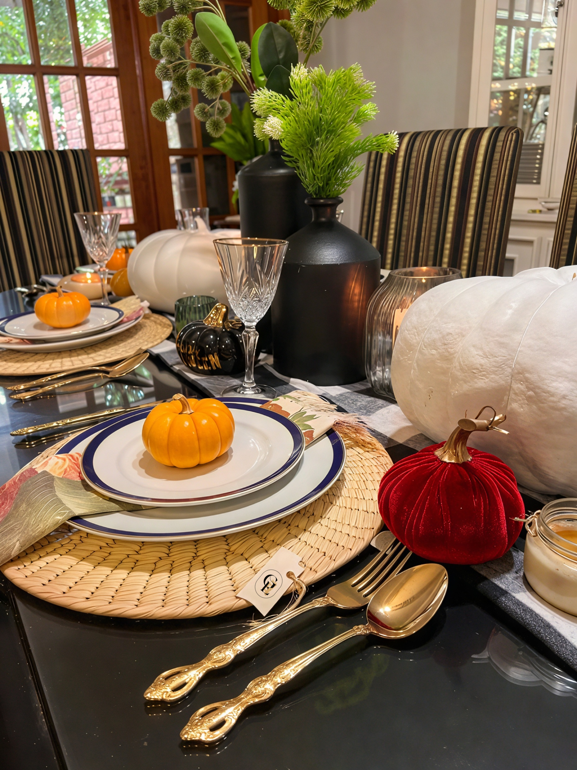 dinner table halloween decor_ GE1.png