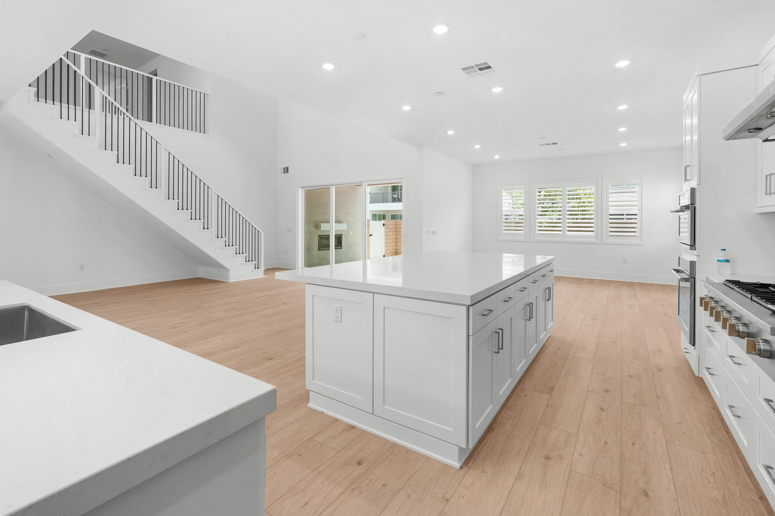 irvine-ca-luxury-real-estate-open-concept-living-2.jpg