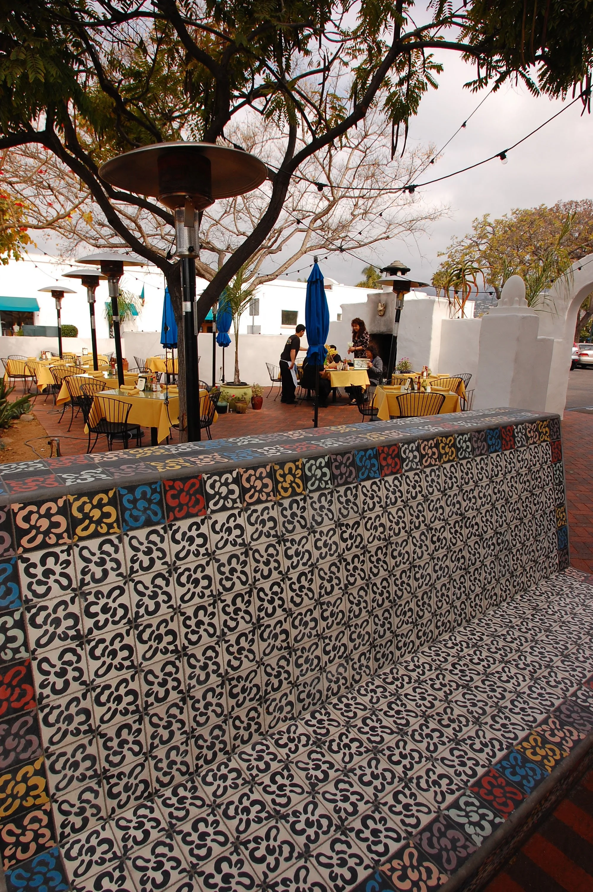 Casa Blanca Restaurant_Exerior1008.jpg