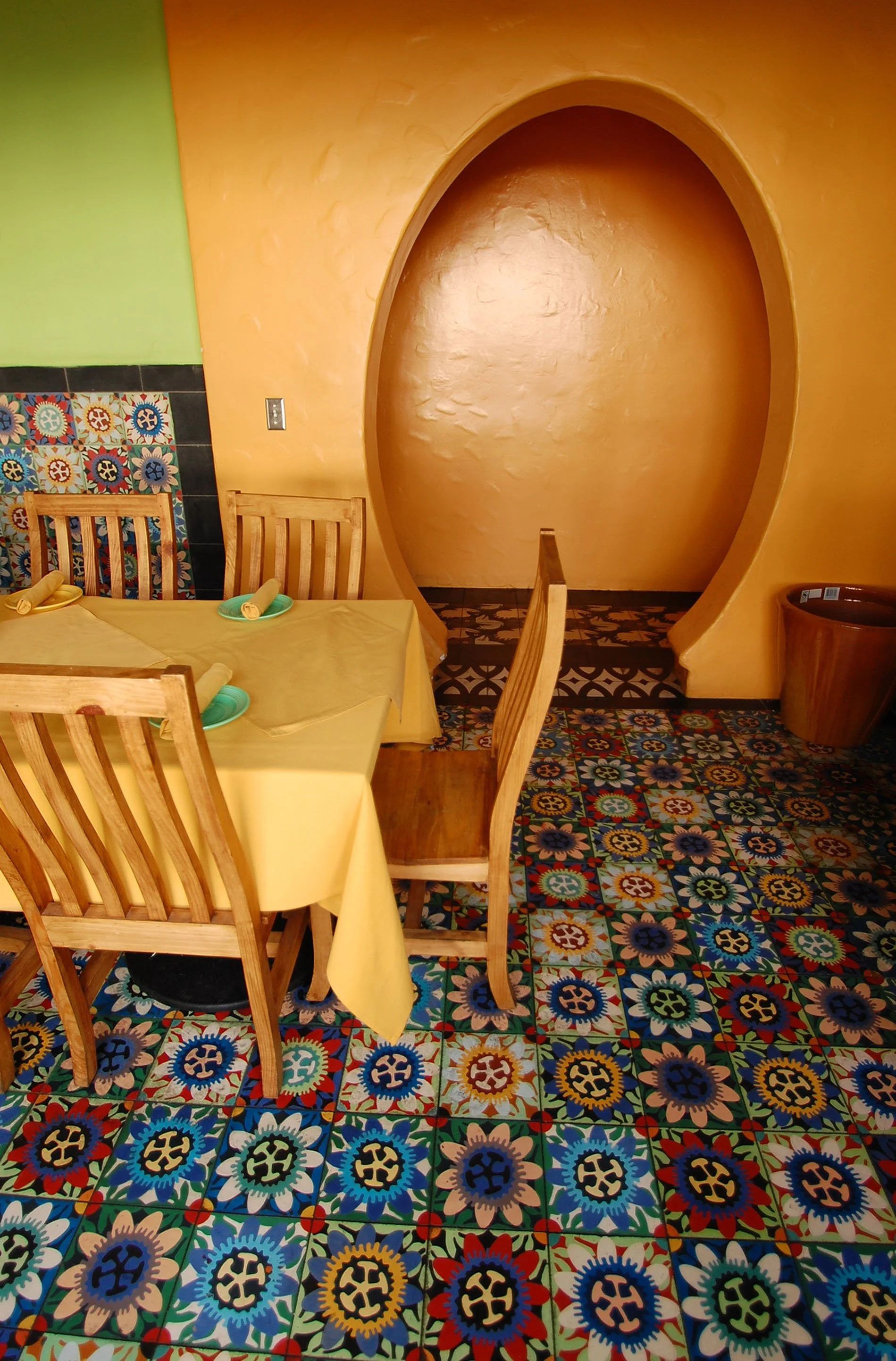 Casa Blanca Restaurant_Interior1100.jpg
